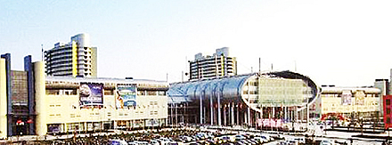 Yiwu District 2 entrance and hall exterior
