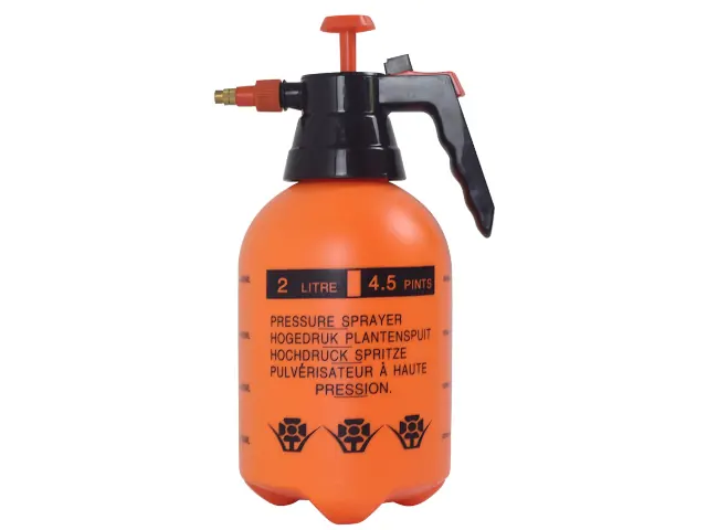 Manual 2l watering sprayer for gardens and flowers