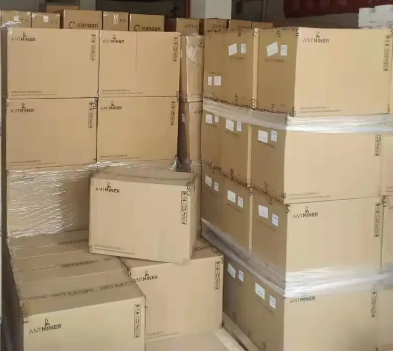 Antminer rudarske mašine spremne za slanje iz Kine